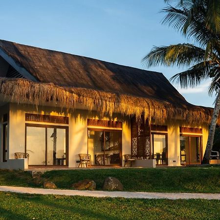 Costa Celine Beach Resort Kinablangan ภายนอก รูปภาพ