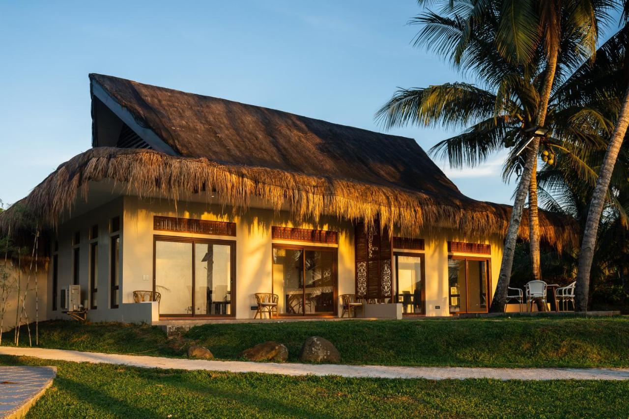 Costa Celine Beach Resort Kinablangan ภายนอก รูปภาพ